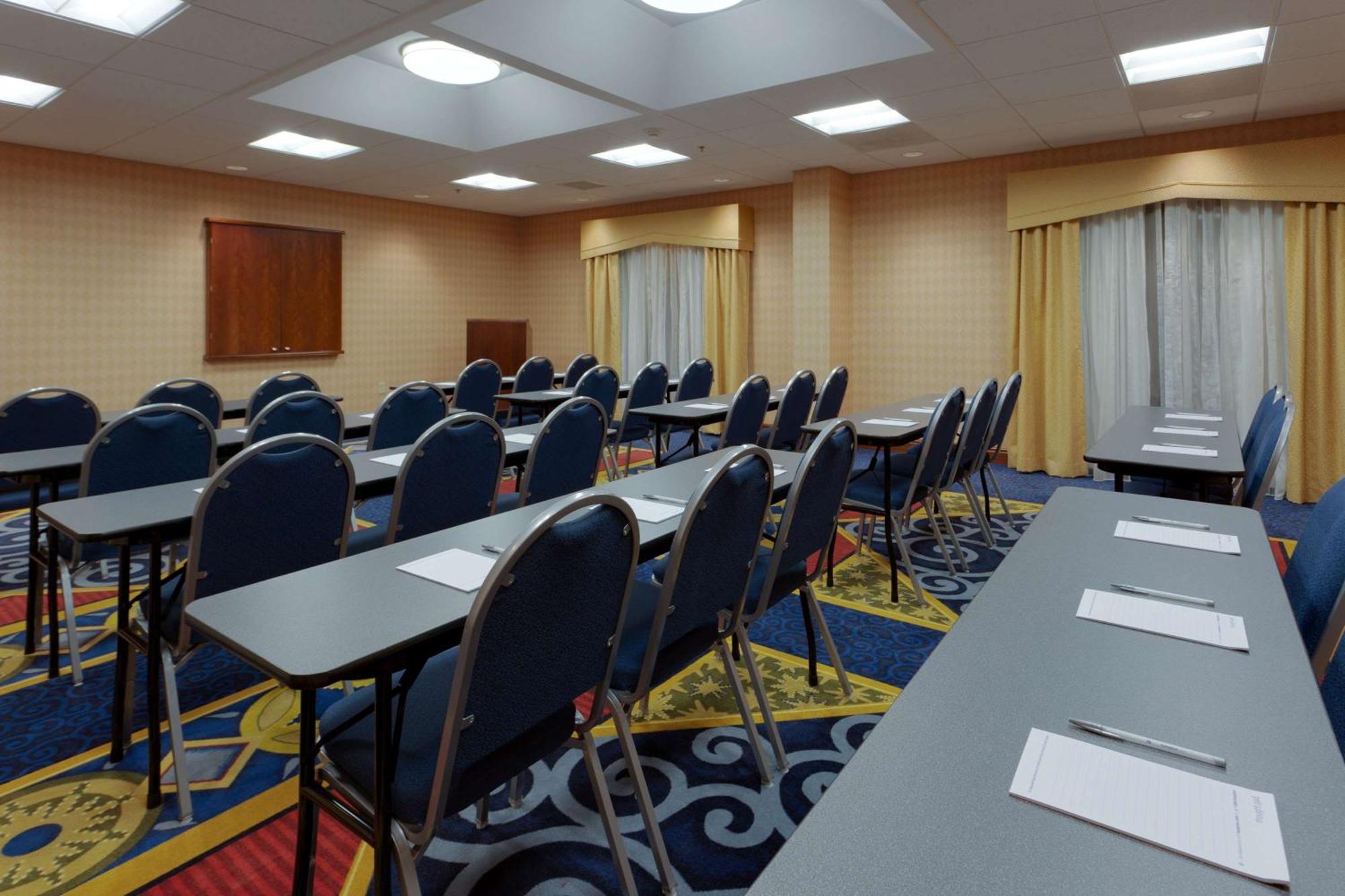 Hampton Inn Warrenton, Va Business photo